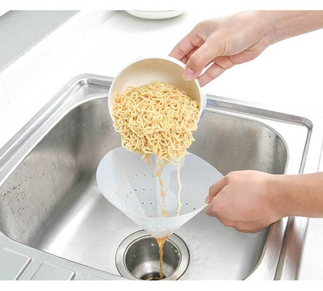 Không lọc cặn thức ăn hoặc rác thải dư thừa