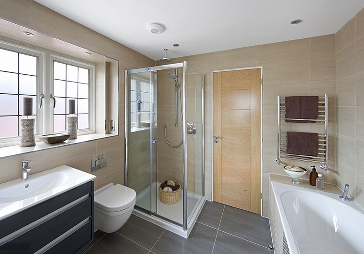 Mở cửa đón nắng và gió rất tốt cho việc khử mùi