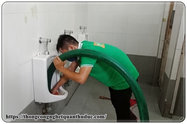 Thông tắc bồn tiểu nam quận Thủ Đức